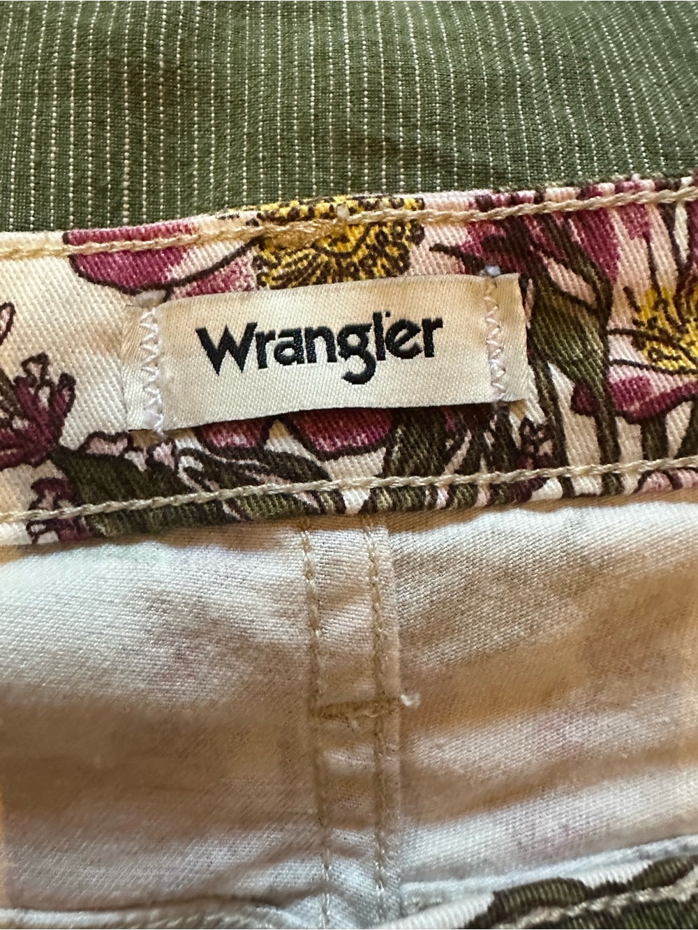 Wrangler Cream Floral Cotton Shorts with Yellow & Orange Blooms - Picture 4 of 11